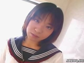 Japans dochter rino sayaka zuigt peter in de badkamer