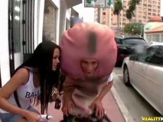 Cochon film film sur la rue de xxx agrafe films